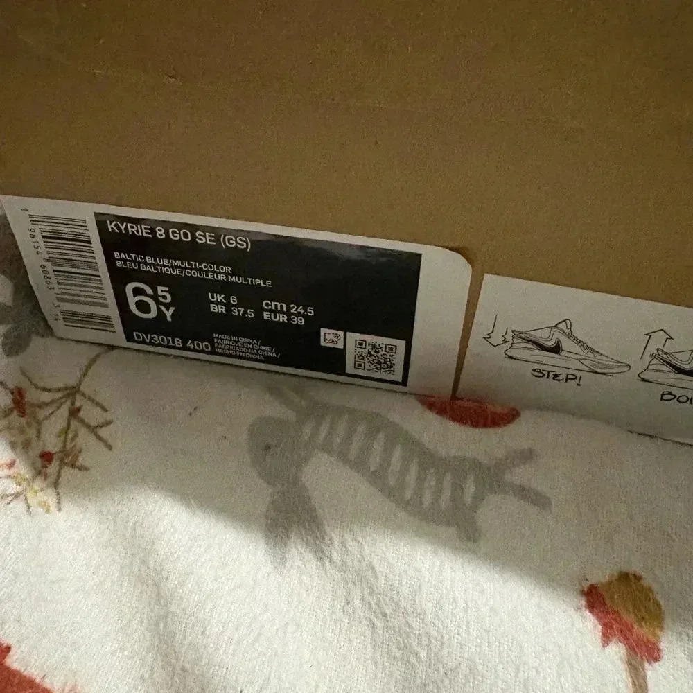 ‎Nike - Picture 2 of 4